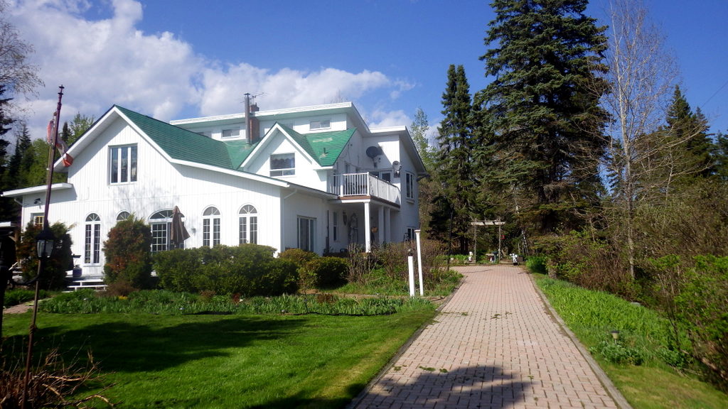 Green homes for sale, organic farms for sale EcoProperty.ca